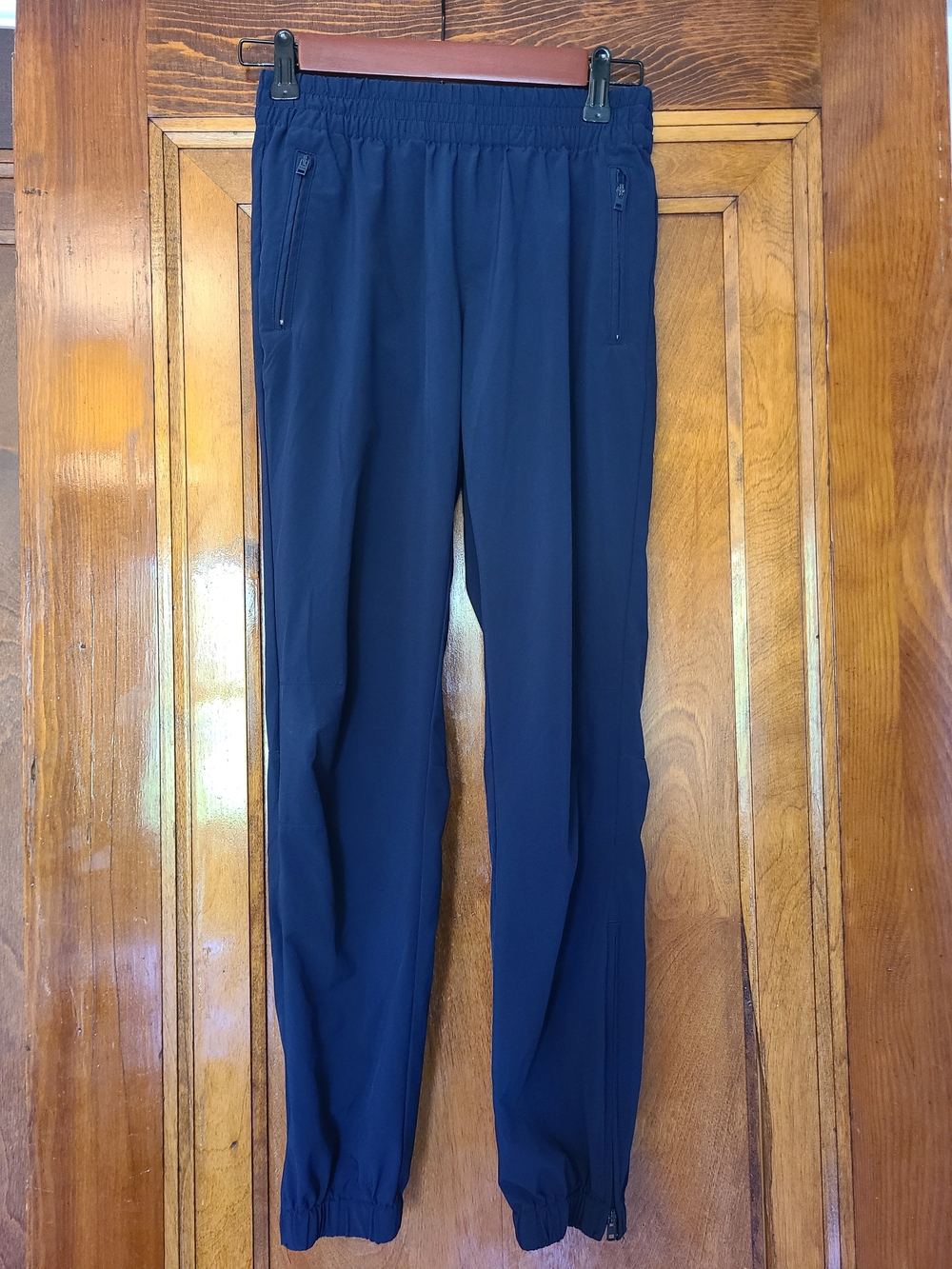 Aritzia TNA Joggers